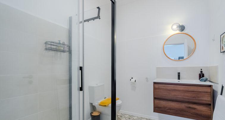 Garden apartment bathroom